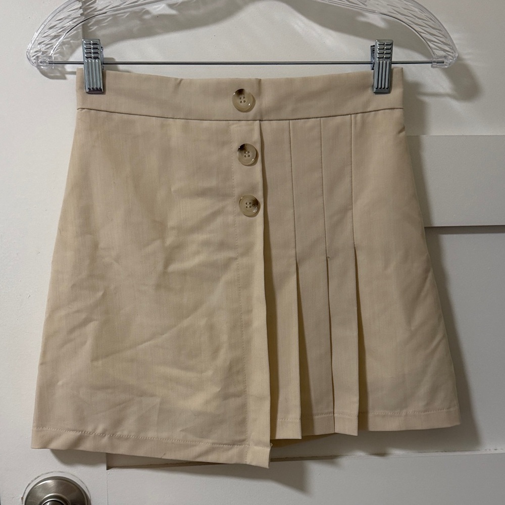 H&M Beige Pleated Button Skirt with Short lining XS